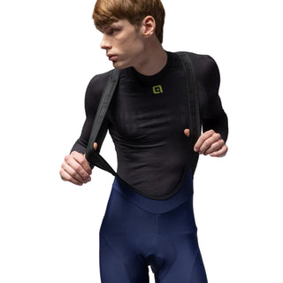 Dettaglio bretelle calzamaglia Alé Winter 2.0 Pragma – rete posteriore traspirante, struttura a compressione, colore blu nautica.