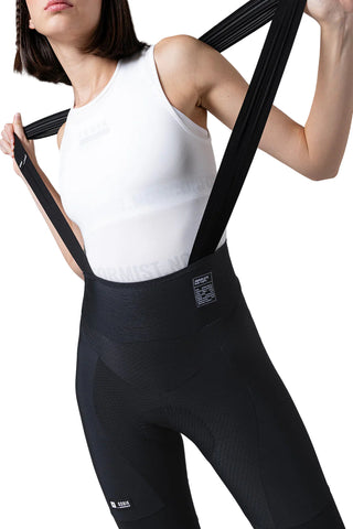 Dettaglio bretelle elastiche Gobik Absolute 7.0 Women con cuciture rinforzate e supporto anatomico per lunghe distanze.