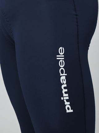 Scritta Primapelle su calzamaglia invernale da ciclismo Pissei, abbigliamento tecnico per bici da corsa e allenamenti.