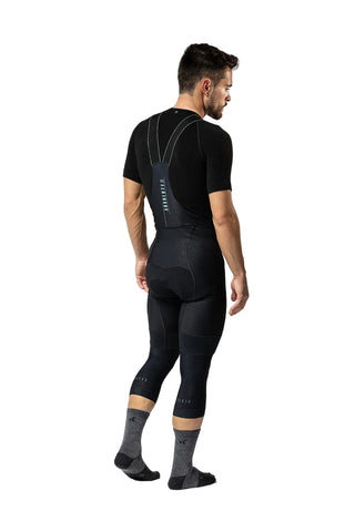 Calzini tecnici Gobik Winter Merino Alloy colore grigio e nero, con logo Gobik sul tallone e rinforzo in punta e pianta per comfort e durabilità.