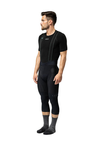 Calze Gobik Winter Merino Alloy unisex in tonalità grigio antracite e nero, struttura compressiva per sostegno muscolare e comfort prolungato nelle uscite invernali.