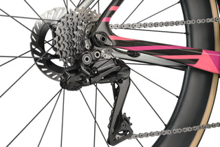 Dettaglio cambio posteriore Shimano Dura-Ace Di2 su Cannondale SuperSix EVO LAB71 – massima efficienza e precisione nella cambiata.