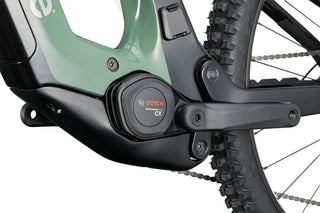 Dettaglio motore Bosch Performance Line CX della Cannondale Moterra Neo 2, sistema di trazione potente e fluido per e-MTB ad alte prestazioni.
