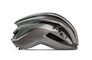 Casco MET Trenta 3K Carbon Opal Gray vista laterale – casco da ciclismo ad alte prestazioni leggero e ventilato per ciclisti su strada