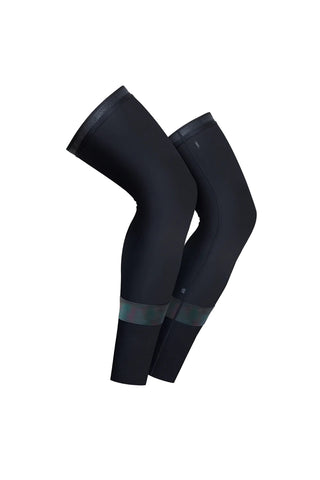 Gambali termici da ciclismo Gobik Kaba 2.0 unisex nere, realizzate in tessuto isolante e traspirante per protezione dal freddo durante l’allenamento invernale.