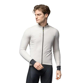 Giacca ciclismo Alé Fondo 3.0 vista frontale indossata, zip integrale e design termico per uscite invernali.