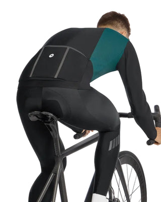 Dettaglio tessuto giacca ciclismo invernale Assos MILLE GT HASHOOGI S11 verde.