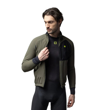 Giacca Alè R-EV1 Riparo per ciclismo su strada – vista frontale, colore verde militare e nero, perfetta per pedalare con freddo intenso
