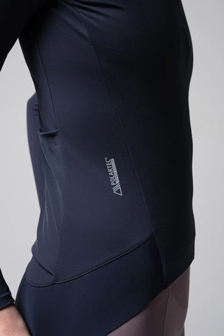 Dettaglio tessuto tecnico giacca ciclismo donna GOBIK Envy 2.0 con struttura elasticizzata.