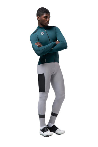 Vista frontale giacca Gobik Element uomo Sunken verde petrolio, taglio aerodinamico e zip impermeabile per ciclismo invernale.
