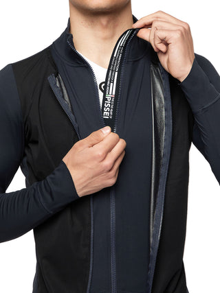 Dettaglio retina interna traspirante della giacca Pissei PrimaPelle Plus, progettata per garantire ventilazione e comfort nelle pedalate intense.