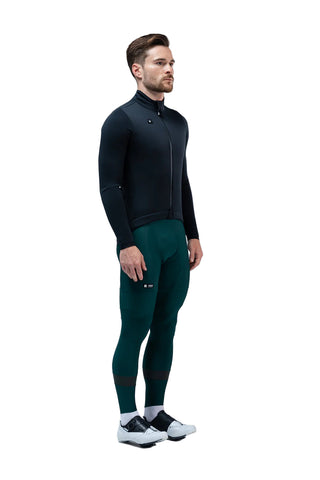 Vista laterale destra Giacca Gobik Skimo Solid Ink Nero, design tecnico con pannelli elasticizzati per libertà di movimento in bici.