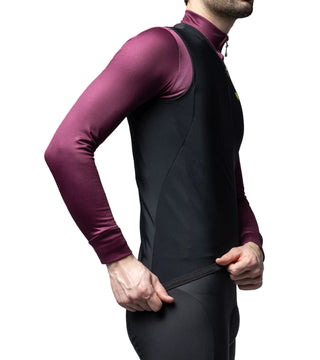 Dettaglio laterale gilet ciclismo Alè Warm Up nero - vestibilità aderente, ideale come strato intermedio o esterno per uscite in ogni stagione.