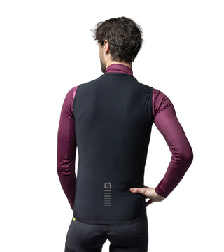 Gilet ciclismo Alè Warm Up Off-Road nero - vista posteriore con dettagli riflettenti, perfetto per ciclismo gravel e stradale in condizioni fredde.