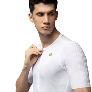 Dettaglio laterale maglia ciclismo Alé PR-E bianca da uomo, tessuto microforato ad alta traspirabilità e logo PR.E visibile.