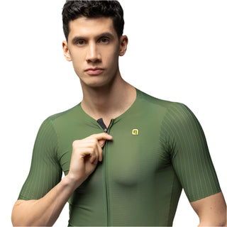Primo piano zip maglia ciclismo uomo Alé Performance verde – chiusura full zip con tirante ergonomico