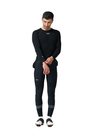 Dettaglio tessuto Gobik Merino Unity Cold24 nera, maglia termica uomo in lana merino traspirante per ciclismo professionale in condizioni fredde.