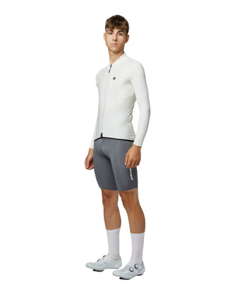 Maglia Pissei PrimaPelle uomo ciclismo manica lunga vista laterale, taglio ergonomico e aderenza perfetta per prestazioni elevate.