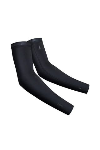 Manicotti termici da ciclismo Gobik Kaba 2.0 unisex neri, realizzati in tessuto isolante e traspirante per protezione dal freddo durante le uscite invernali.