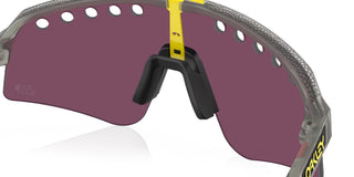 Occhiali da ciclismo Oakley 2025 Tour De France™ Sutro Lite Sweep Prizm Road Black vista supporto nasale | BBike