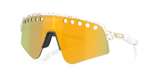 Occhiali da ciclismo Oakley Mathieu Van Der Poel Signature Series Sutro Lite Sweep Prizm 24k vista tre quarti | BBike