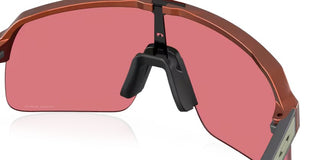 Occhiali da ciclismo Oakley Sutro Lite Forge Collection Prizm Trail Torch vista supporto natale | BBike