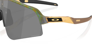 Occhiali da ciclismo Oakley Sutro Lite Sweep Polaris Collection Prizm Black dettaglio logo | BBike