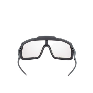 Occhiali Out Of Bot 2 con lente chiara e struttura aerodinamica, comfort elevato e protezione UV per ciclisti professionisti.