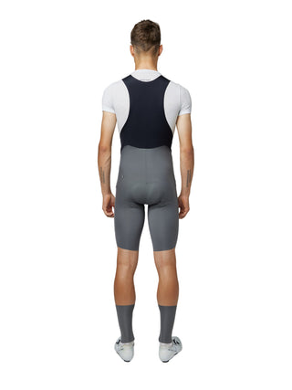Dettaglio posteriore pantaloncino Pissei Primapelle – fondello ergonomico e cuciture rinforzate per ciclismo.