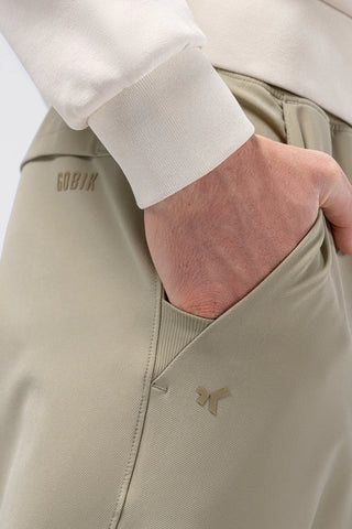 Pantalone jogger Gobik Drifter da uomo dettaglio tasca laterale con logo Gobik