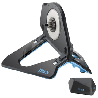 Tacx NEO 2T Smart – Vista tre quarti del rullo interattivo per bici da corsa, trainer indoor silenzioso con cassetta installata e supporto ruota
