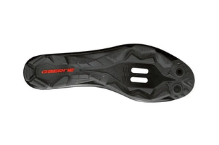 Suola in nylon rinforzato della scarpa MTB Gaerne Hurricane, vista dal basso, con tasselli ad alta trazione e predisposizione per tacchette SPD, pensata per massima aderenza su terreni accidentati