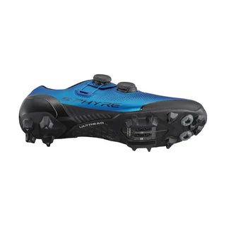 Scarpa XC903 S-Phyre Shimano blu vista obliqua con suola UltraGrip e inserti per massima aderenza fuoristrada.