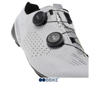 Scarpa ciclismo Gaerne Fuga bianca con doppio rotore BOA, chiusura micrometrica e tomaia traforata per massima ventilazione.