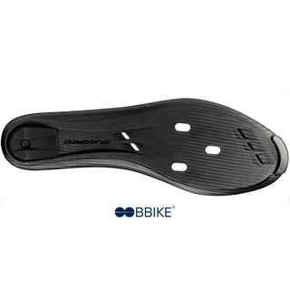 Suola in carbonio scarpa ciclismo Gaerne Fuga bianca e oro, design racing con inserti antiscivolo e predisposizione attacchi a 3 fori per pedali Look o SPD-SL – massima rigidità e trasmissione della potenza sui pedali.