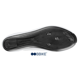 Suola in carbonio ultraleggero della scarpa Gaerne Sprint bianca, compatibile con attacchi a 3 viti, per una trasmissione di potenza efficiente nei percorsi su strada