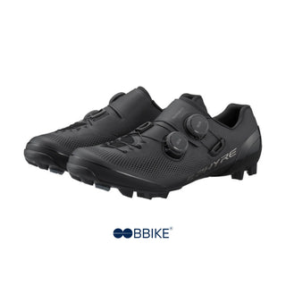 Dettaglio del sistema di chiusura BOA Li2 sulle scarpe MTB Shimano S-Phyre XC903, progettato per un fit ultra preciso e regolazioni micrometriche in corsa.