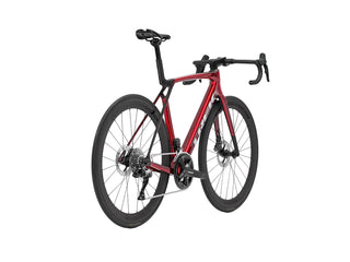 Bicicletta da corsa Trek Madone SL 6 GEN 8 rossa vista tre quarti posteriore | BBIKE