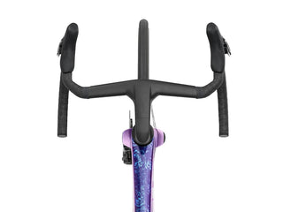 Bicicletta da corsa Trek Madone SLR 7 Gen 8 colore viola vista dettaglio manubrio | BBIKE
