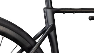 Cube Attain C:62 Race blackline