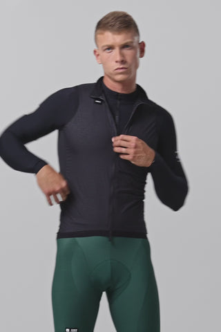 Video posa con indosso il gilet Gobik Vector 2.0.